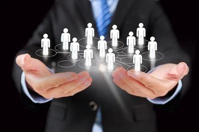 地产行业裁员潮来袭，企业管理面临严峻挑战